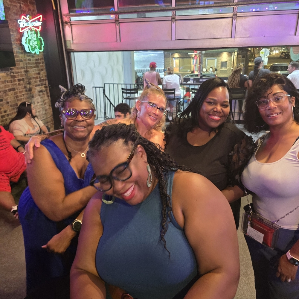 WARDROBE POP CONNECTS-POSH MEETUPS - Picture 13 of 16